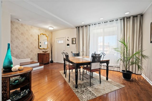 956 Greenfield Ave, Greenfield, PA 15217