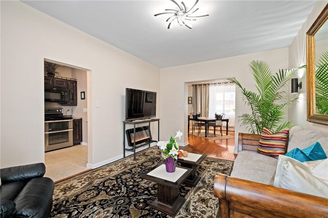 956 Greenfield Ave, Greenfield, PA 15217
