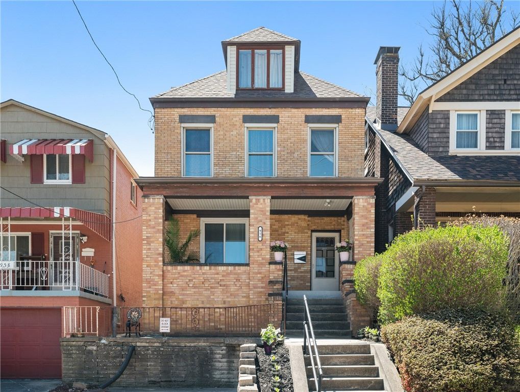 956 Greenfield Ave, Greenfield, PA 15217