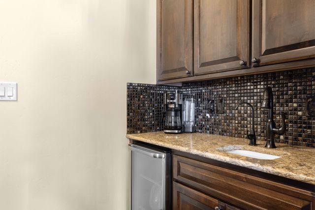1613 21st Avenue SE, Rio Rancho, NM 87124