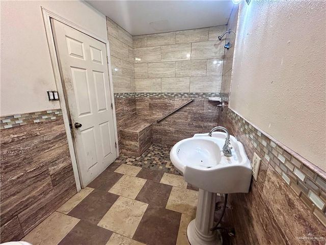 2006 Champion Avenue, Donna, TX 78537