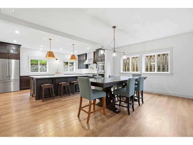 160 Se 19TH St, Troutdale, OR 97060