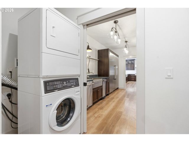 160 Se 19TH St, Troutdale, OR 97060