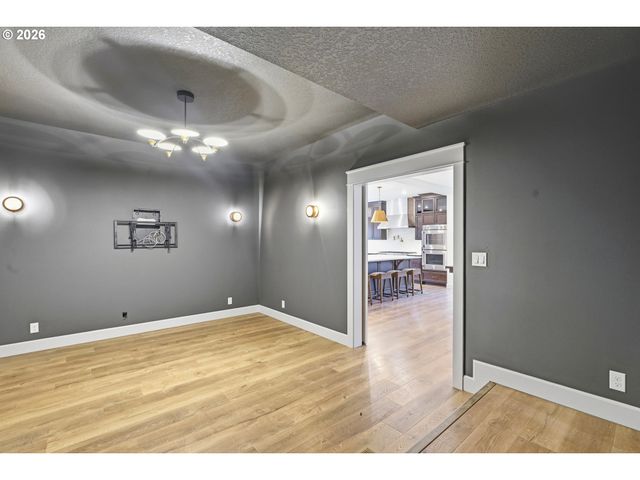 160 Se 19TH St, Troutdale, OR 97060
