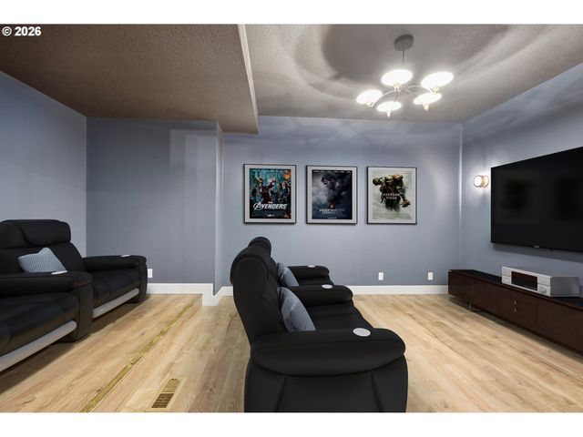 160 Se 19TH St, Troutdale, OR 97060