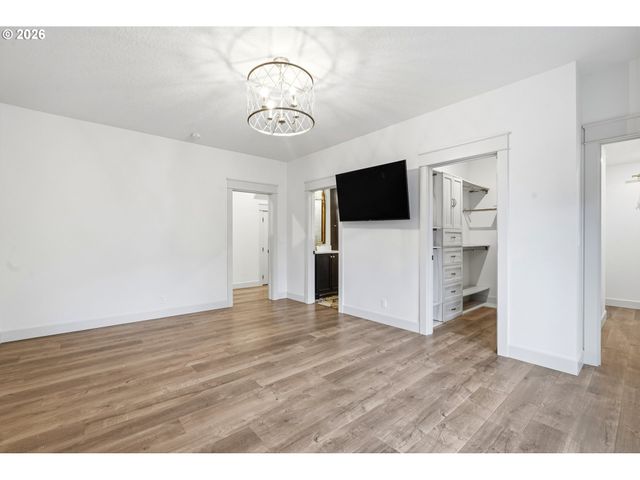 160 Se 19TH St, Troutdale, OR 97060