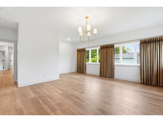 160 Se 19TH St, Troutdale, OR 97060