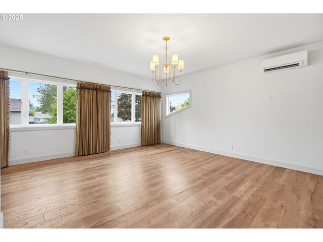 160 Se 19TH St, Troutdale, OR 97060