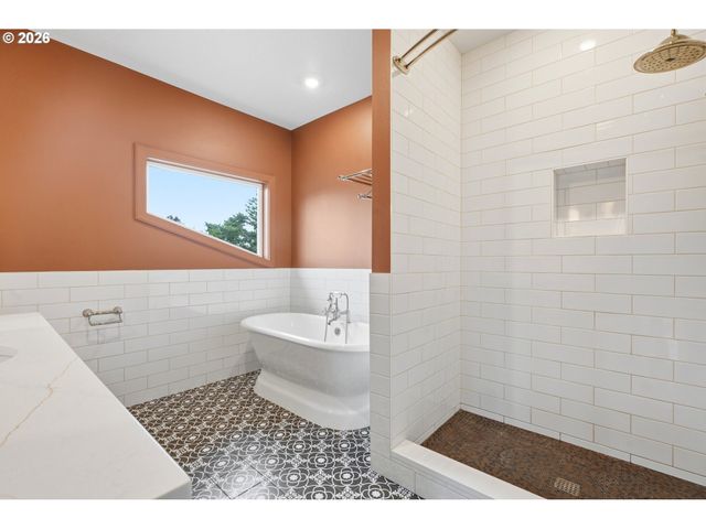160 Se 19TH St, Troutdale, OR 97060