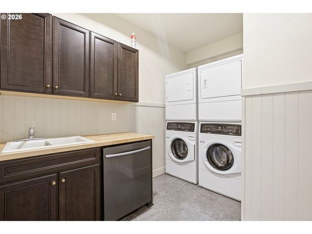 160 Se 19TH St, Troutdale, OR 97060