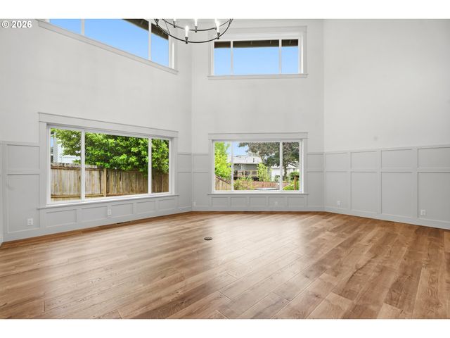 160 Se 19TH St, Troutdale, OR 97060