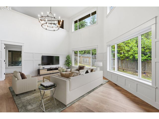 160 Se 19TH St, Troutdale, OR 97060