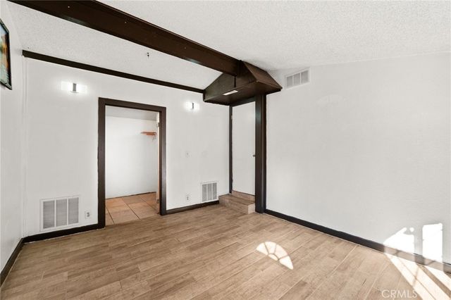 2442 Hunsaker, Running Springs, CA 92382