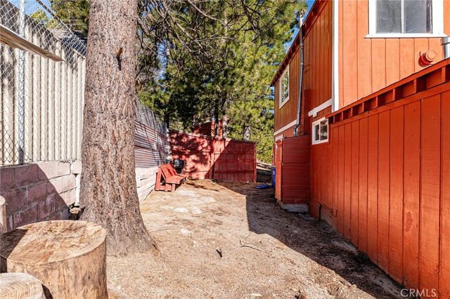 2442 Hunsaker, Running Springs, CA 92382