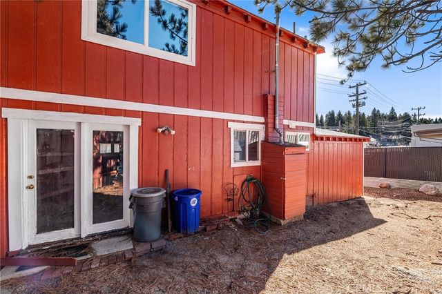 2442 Hunsaker, Running Springs, CA 92382