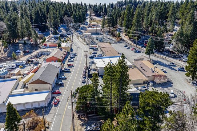 2442 Hunsaker, Running Springs, CA 92382