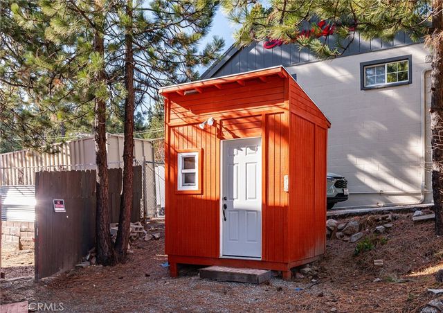 2442 Hunsaker, Running Springs, CA 92382