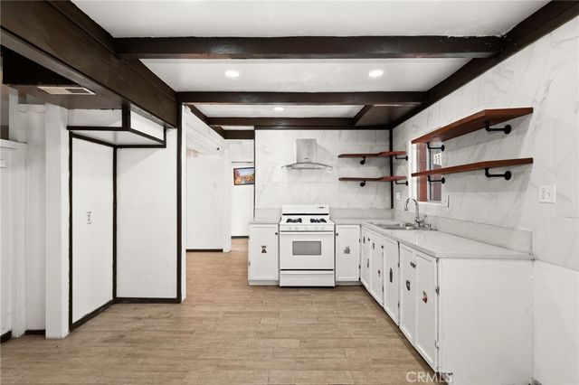 2442 Hunsaker, Running Springs, CA 92382