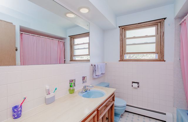 5834 W Foster Avenue, Chicago, IL 60630