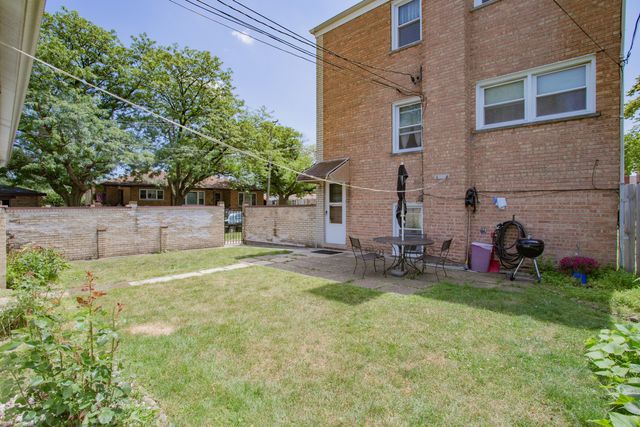 5834 W Foster Avenue, Chicago, IL 60630