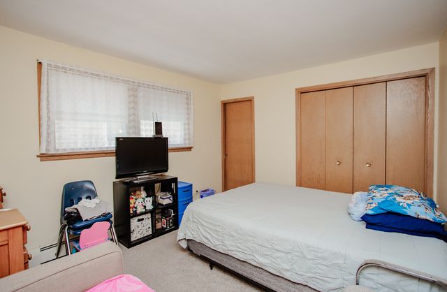 5834 W Foster Avenue, Chicago, IL 60630