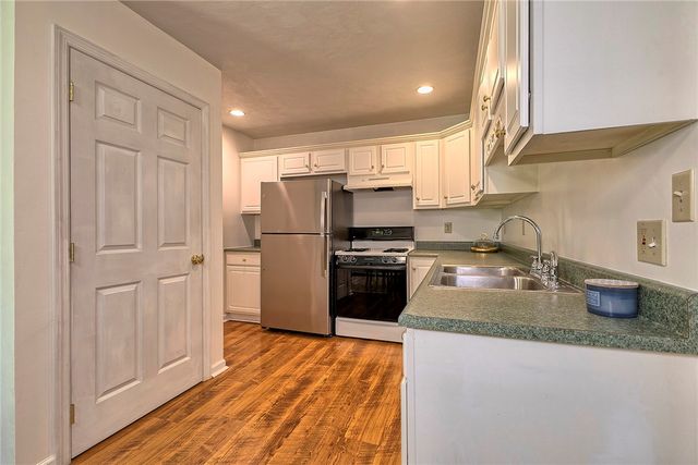 727 Dithridge St., Jeannette, PA 15644