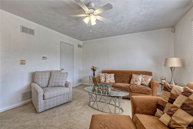 727 Dithridge St., Jeannette, PA 15644