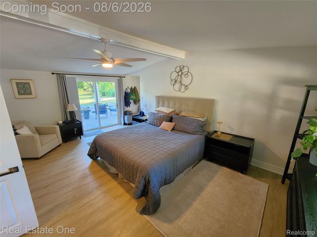 532 Nichols Road, Auburn Hills, MI 48326
