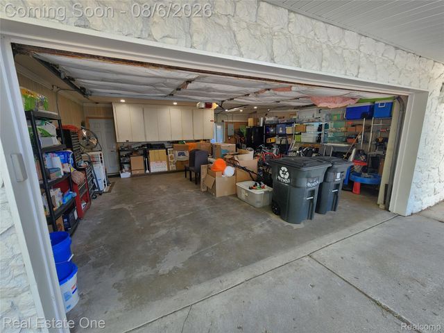 532 Nichols Road, Auburn Hills, MI 48326