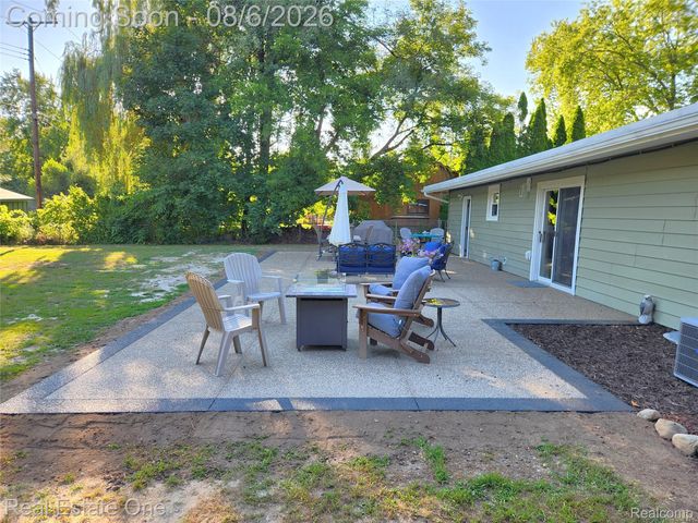 532 Nichols Road, Auburn Hills, MI 48326