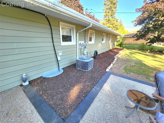 532 Nichols Road, Auburn Hills, MI 48326
