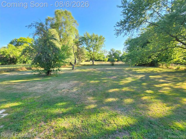 532 Nichols Road, Auburn Hills, MI 48326