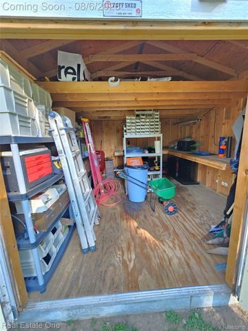 532 Nichols Road, Auburn Hills, MI 48326