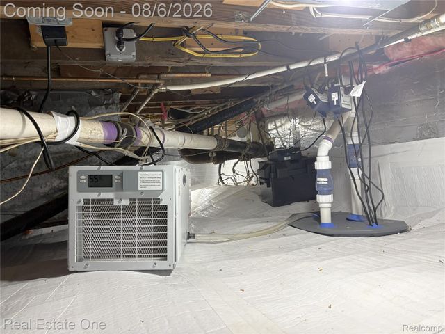 532 Nichols Road, Auburn Hills, MI 48326