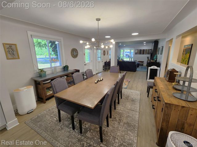 532 Nichols Road, Auburn Hills, MI 48326