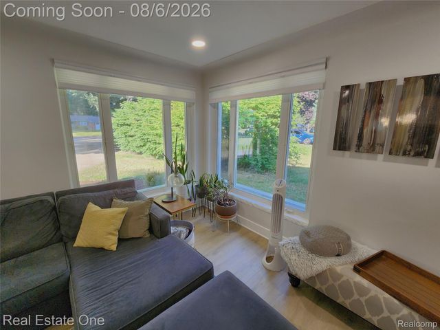 532 Nichols Road, Auburn Hills, MI 48326