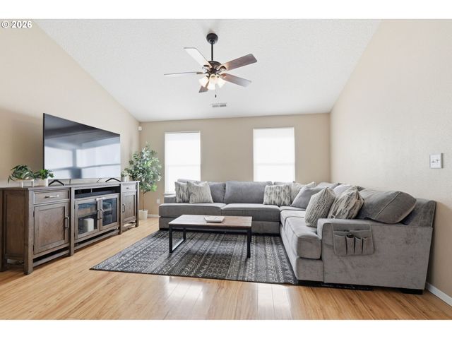 227 W 14TH St, Lafayette, OR 97127