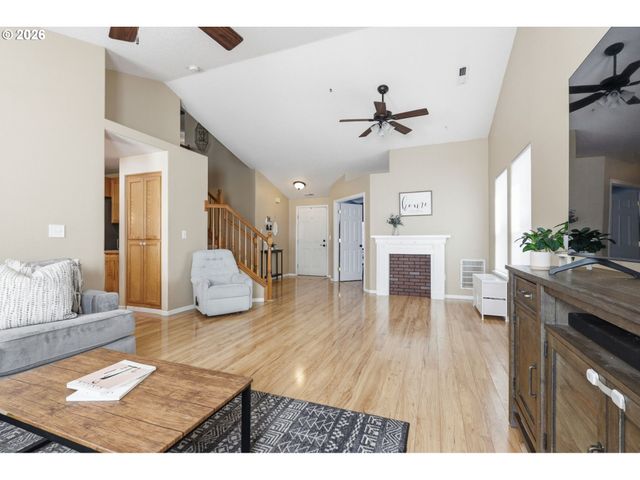 227 W 14TH St, Lafayette, OR 97127