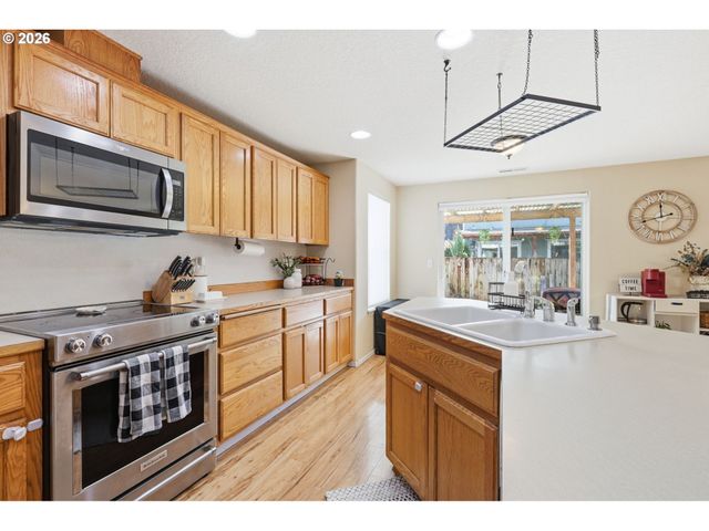 227 W 14TH St, Lafayette, OR 97127