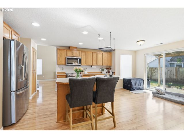 227 W 14TH St, Lafayette, OR 97127