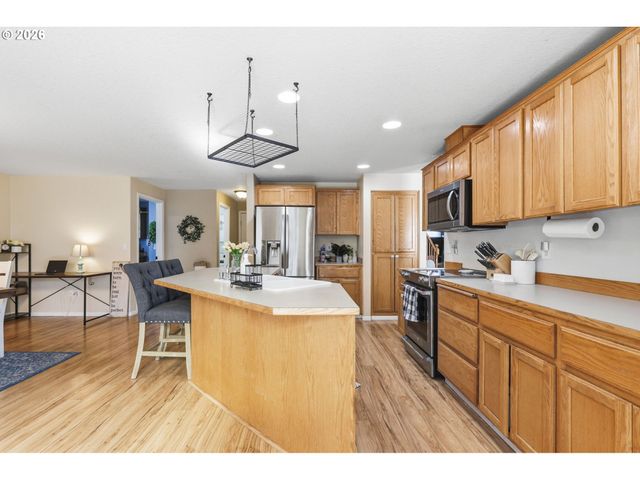 227 W 14TH St, Lafayette, OR 97127