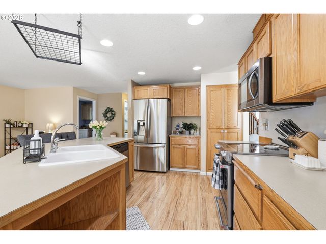 227 W 14TH St, Lafayette, OR 97127