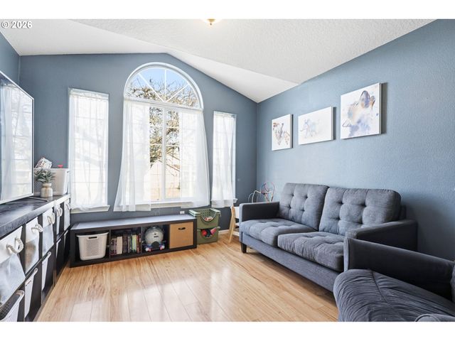 227 W 14TH St, Lafayette, OR 97127