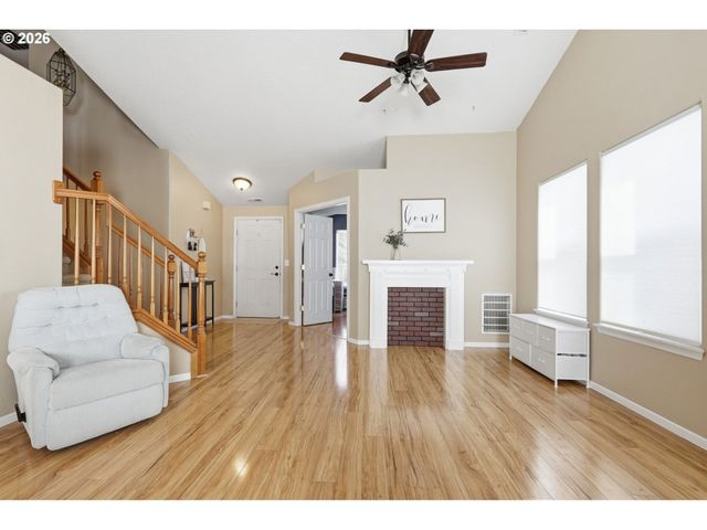 227 W 14TH St, Lafayette, OR 97127