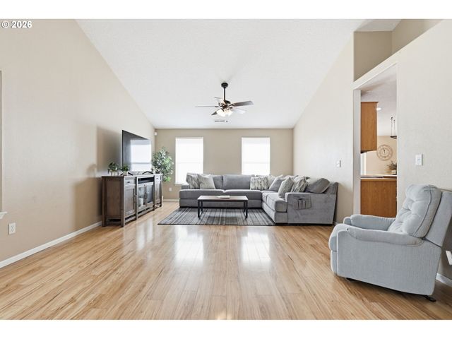 227 W 14TH St, Lafayette, OR 97127