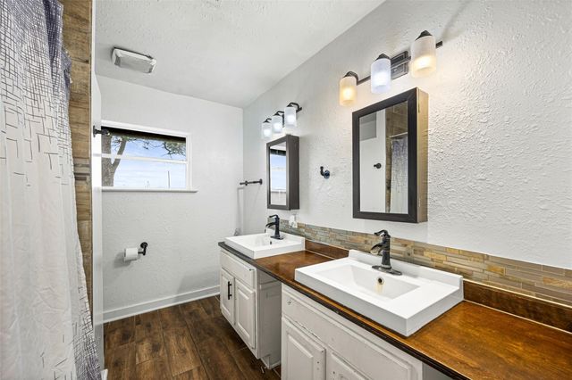 28539 Highway 36, Damon, TX 77430