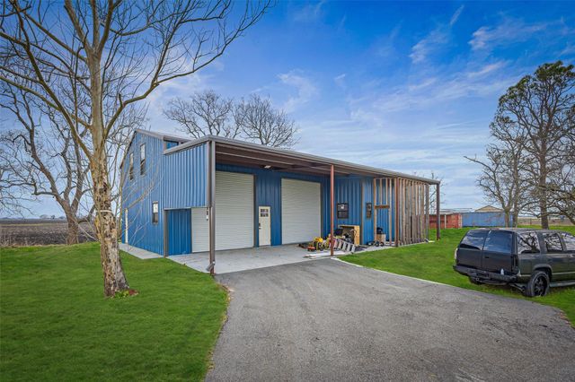 28539 Highway 36, Damon, TX 77430