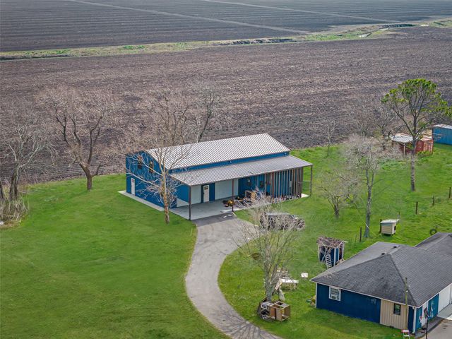 28539 Highway 36, Damon, TX 77430