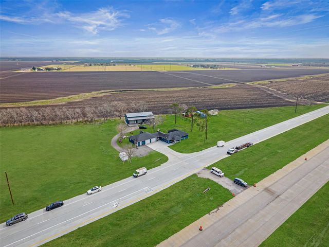 28539 Highway 36, Damon, TX 77430