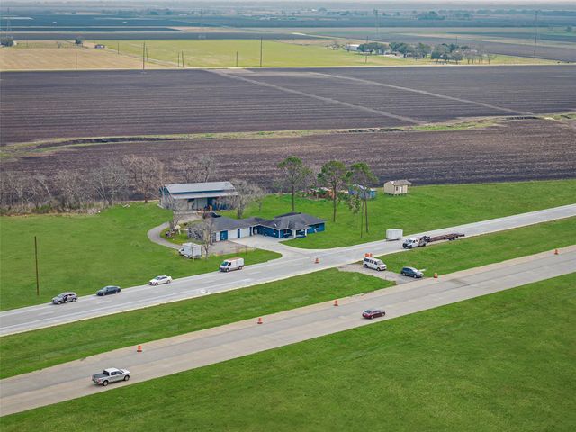 28539 Highway 36, Damon, TX 77430